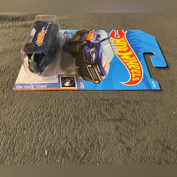 "🥦5/$25🥦" Hot Wheels Chrysler Pacifica - Picture 2 of 5